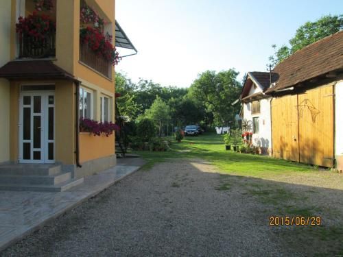 Outdoor Pictures 1