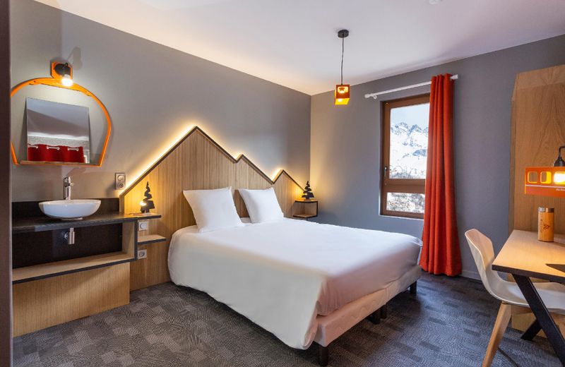 Hotel Base Camp Lodge