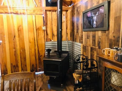 Wrangell Mountain Lodge- Private Bathroom with shower