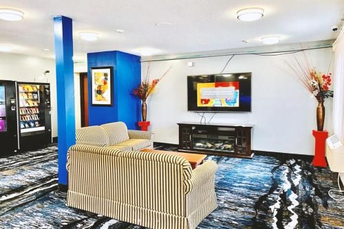 Coratel Inn & Suites Northfield