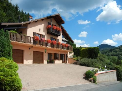 Studio cosy avec terrasse, vue montagne, proche Saint-Die des Vosges et Alsace - FR-1-589-236
