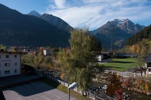Outdoor Pictures 10