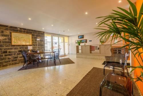 Hotel Abelio