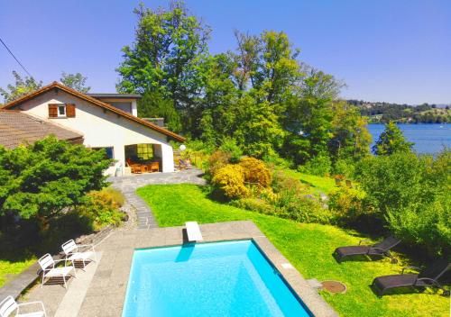 Lake Villa Lotus