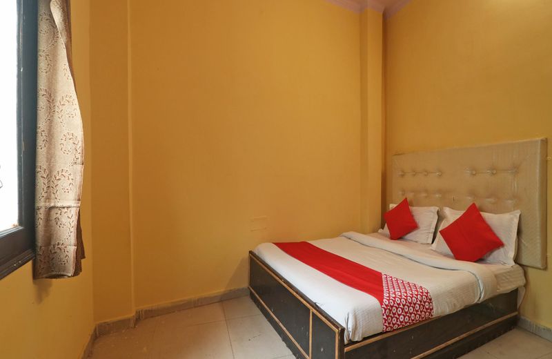 OYO 26796 Nikunj Bed & Breakfast