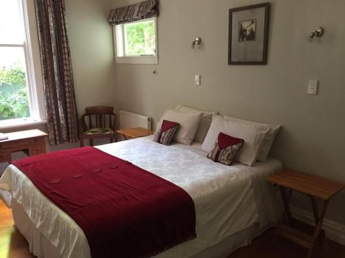 Glen Almond House