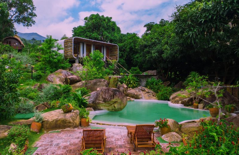 Long Hill Resort And Spa