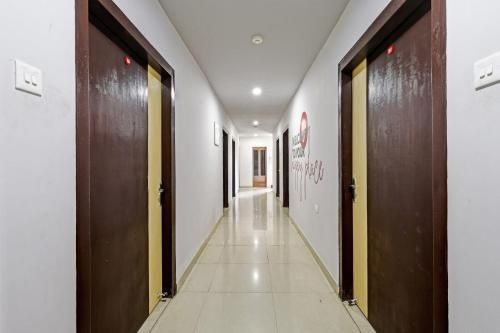 Townhouse 706 Hotel RJB Grand