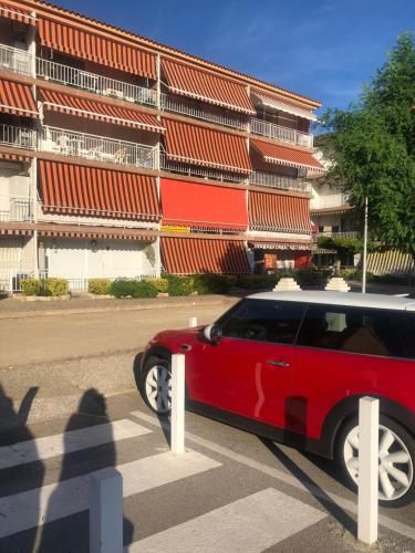 Apartment in front of Arrabassada Beach