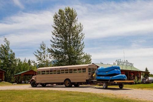 Rustic Cabin - 11 Miles to Glacier National Park!