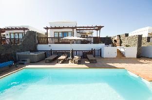 Luxury Villa With Private Heated Pool and jacuzzi Oceano