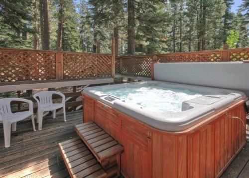 Kaley Vacation Rental Cabin