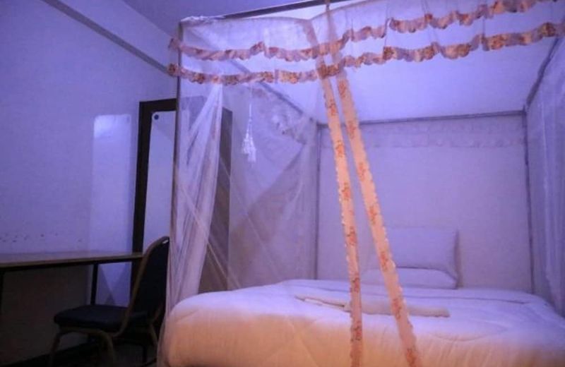 Sakawa Towers County Hotel