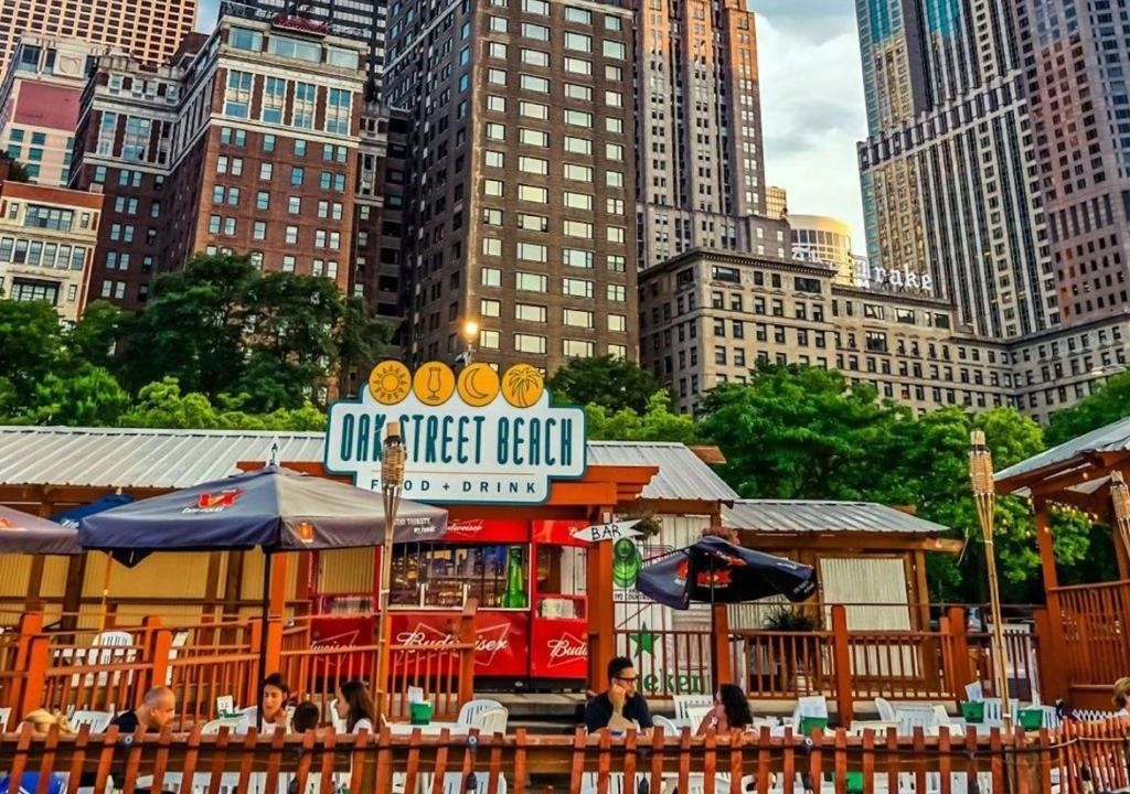 Level Chicago - Old Town