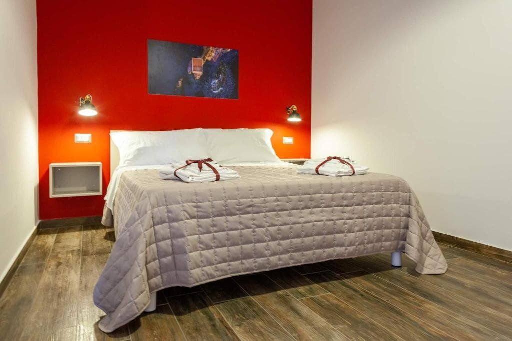 Five Rooms Brolo