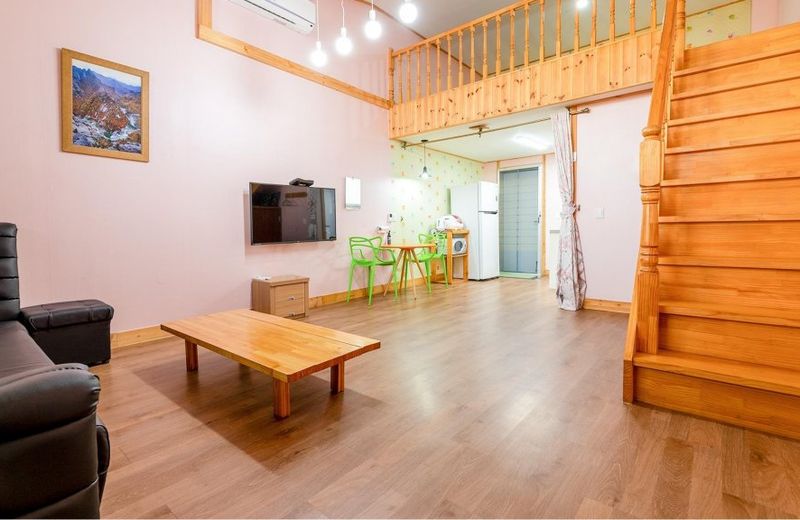 Gyeongju Gampo Four Seasons Pension