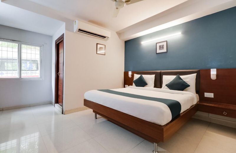 OYO SilverKey 76581 Hotel Stay Inn Maharani Peta