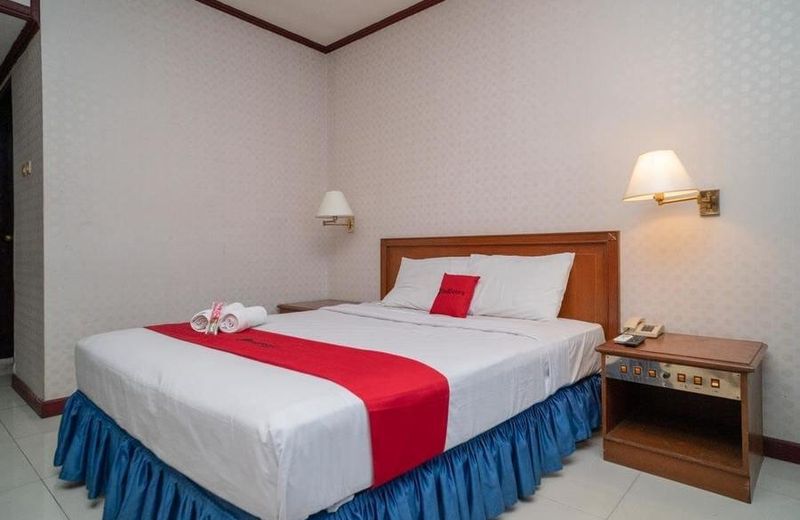 RedDoorz Plus near Pasar Anyar Bogor