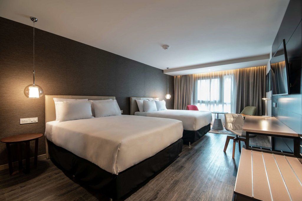 Soro Montevideo, Curio Collection By Hilton