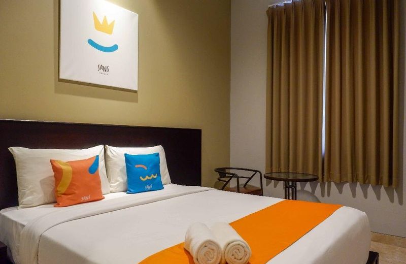 SANS Hotel Empress Simpang Lima