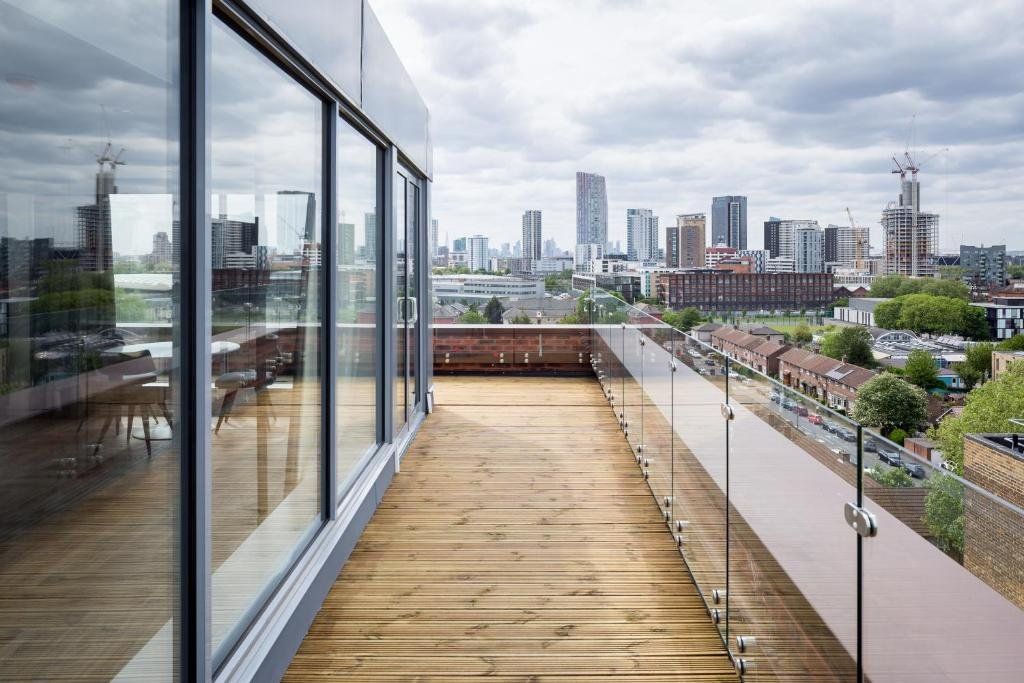 Roomzzz London Stratford