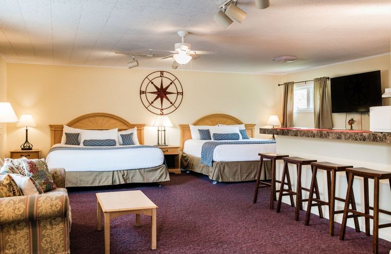 Capt.'s Inn & Suites