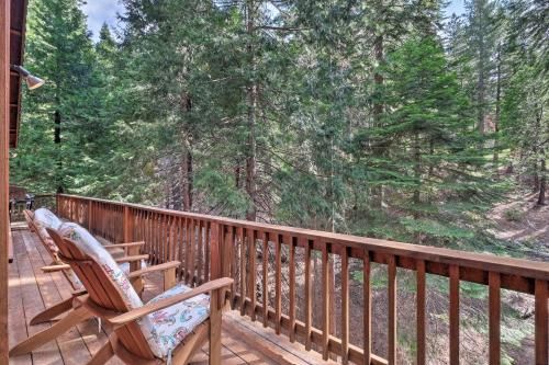 Spacious Cabin, Walk to Big Trees State Park!