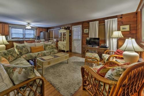 Seaside Park Apt with Outdoor Shower- Walk to Beach!