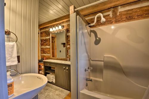 Rustic Courage Cabin with Mountain and River View