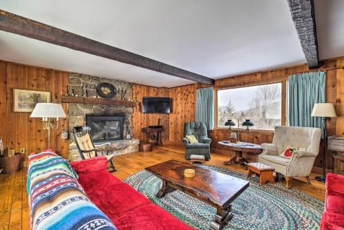 Chester Farmhouse on 100 Acres, 15 Min to Okemo!