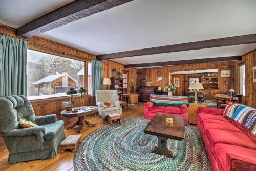 Chester Farmhouse on 100 Acres, 15 Min to Okemo!
