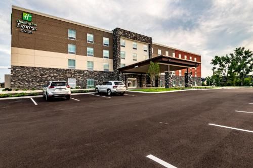 Holiday Inn Express & Suites - Dayton East - Beavercreek