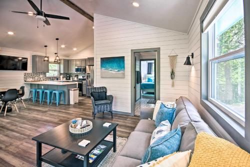 Charming and Cozy Eucha Abode At Grand Lake!