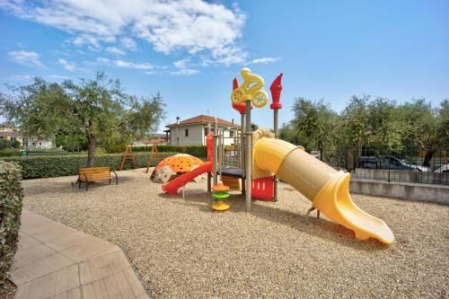 Outdoor Pictures 24