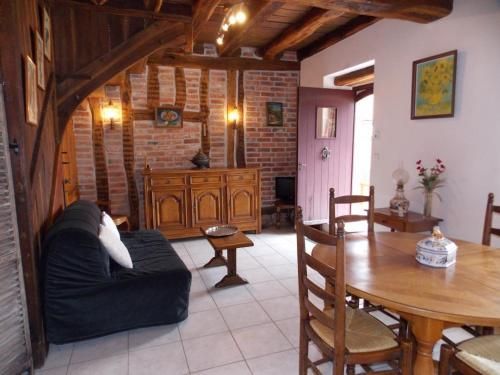 Gîte Neuvy, 1 pièce, 2 personnes - FR-1-489-213