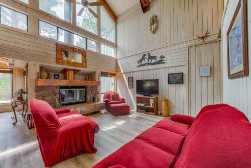 Alto Chalet, 3 Bedrooms, Sleeps 6, Hot Tub, Media Room, Jetted Tub