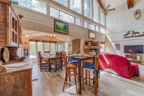 Alto Chalet, 3 Bedrooms, Sleeps 6, Hot Tub, Media Room, Jetted Tub