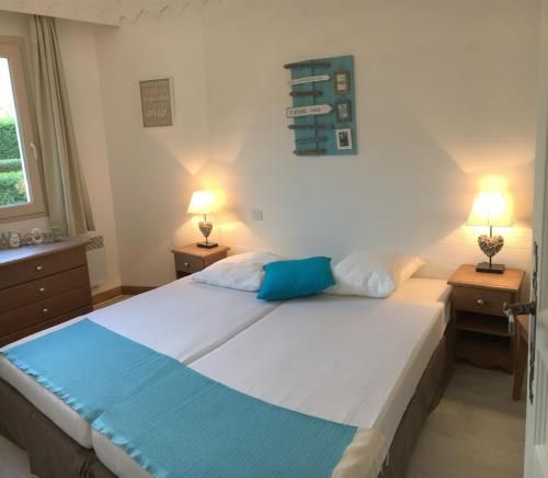 La Baie des Voiles pieds dans l'eau, 12 Apts du studio au Duplex by Location lac Annecy, LLA Selections