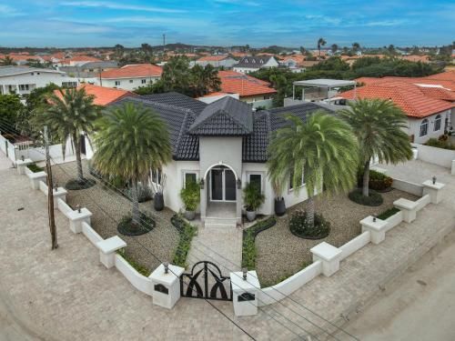 NEW Top Location Rooftop Terrace with Ocean View