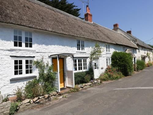 Apple Tree Cottage, BURTON BRADSTOCK