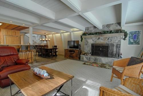 Agate Bay Chalet (Cabin)