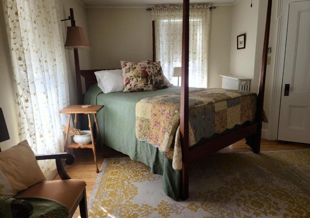 Benjamin F. Packard House Bed and Breakfast