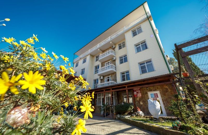 Na Tavricheskoy 15 Guest House