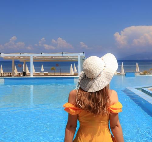 Cavomarina Beach