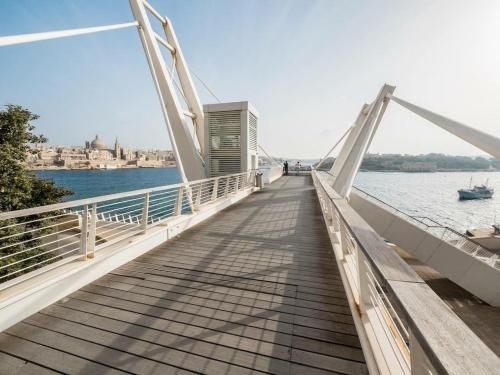 Central 2BR Apartment in Valletta