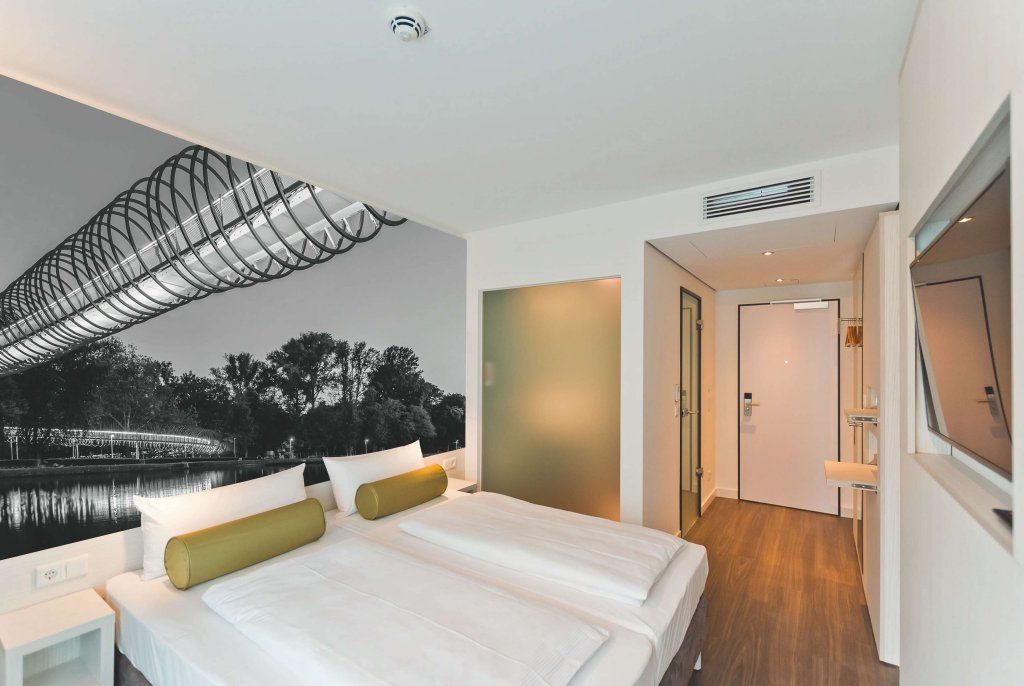 Super 8 by Wyndham Hamburg