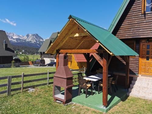 Outdoor Pictures 21