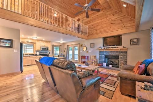 A Bit of Heaven Cabin Less Than 13 Miles from Boone!