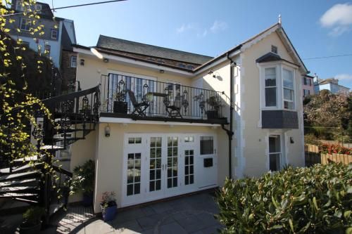 St Elmo House
