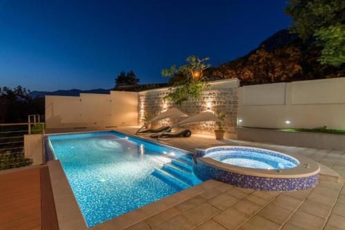 Outdoor Pictures 24